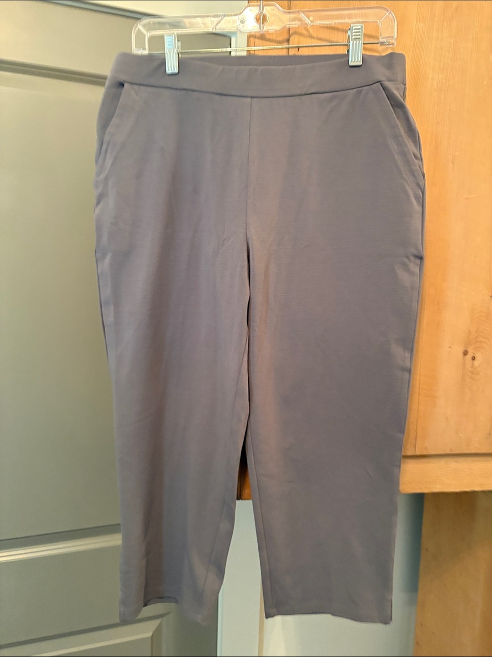 Susan Graver Stretch Pull-On Capris in Slate Gray